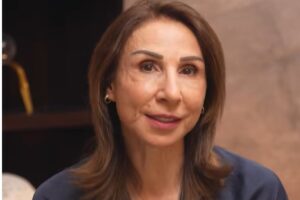 هل الجميع بيصمت خوف مني